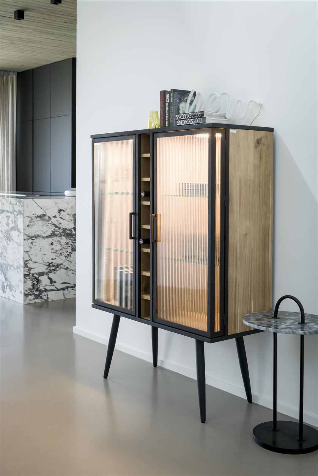 Barkast KINNA met verlichting - Tramwood smoked Hout